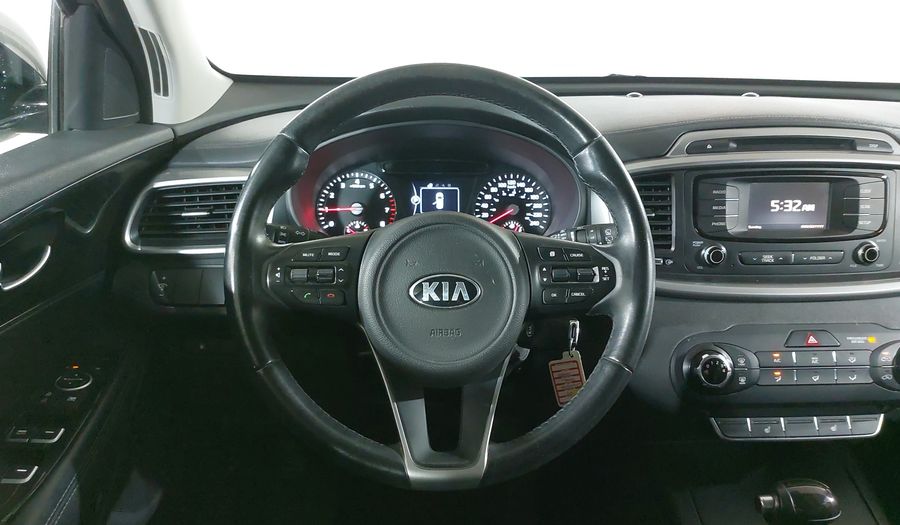 Kia Sorento 2.4 LX AT Suv 2017