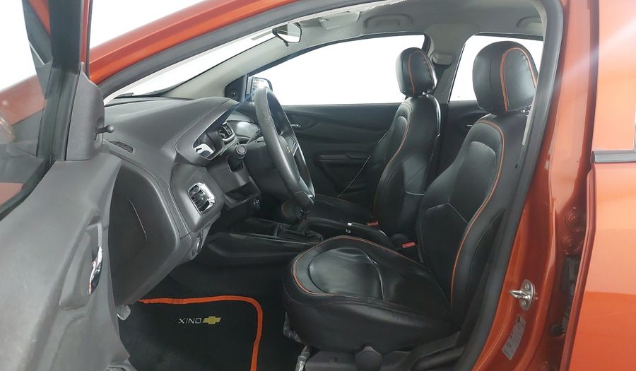 Chevrolet Onix MPFI LOLLAPALOOZA Hatchback 2014