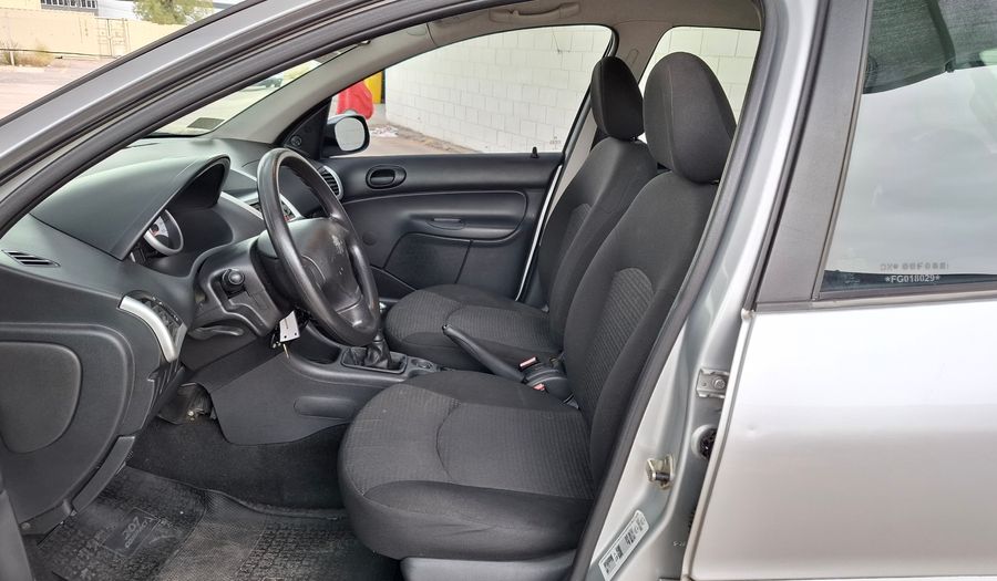 Peugeot 207 1.4 ACTIVE Hatchback 2015