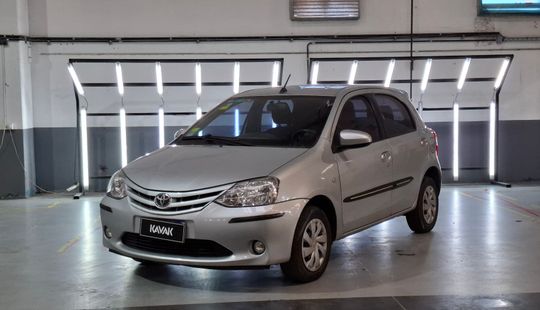Toyota • Etios