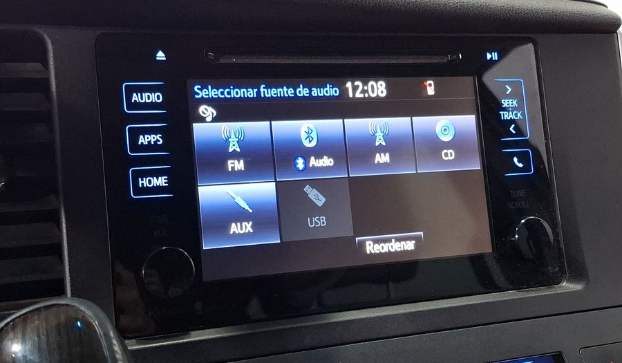Toyota Sienna 3.5 XLE AT Minivan 2015