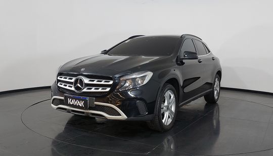 Mercedes Benz • GLA 200