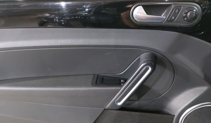 Volkswagen Beetle 2.5 SPORT TIPTRONIC Hatchback 2013