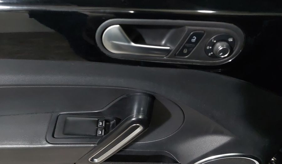Volkswagen Beetle 2.5 SPORTLINE TIPTRONIC Hatchback 2016