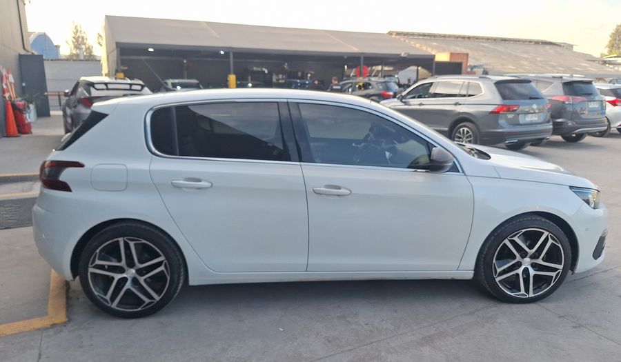 Peugeot 308 1.5 BLUEHDI AUTO 130 HP FELINE Hatchback 2019