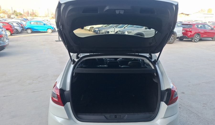 Peugeot 308 1.5 BLUEHDI AUTO 130 HP FELINE Hatchback 2019