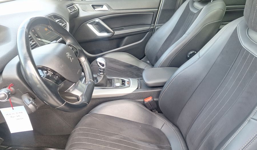 Peugeot 308 1.5 BLUEHDI AUTO 130 HP FELINE Hatchback 2019