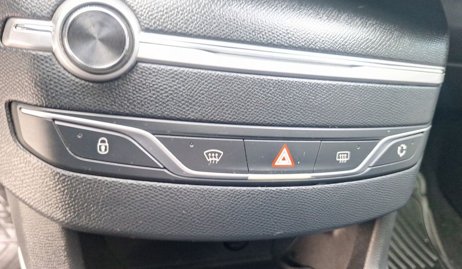 Peugeot 308 1.5 BLUEHDI AUTO 130 HP FELINE Hatchback 2019