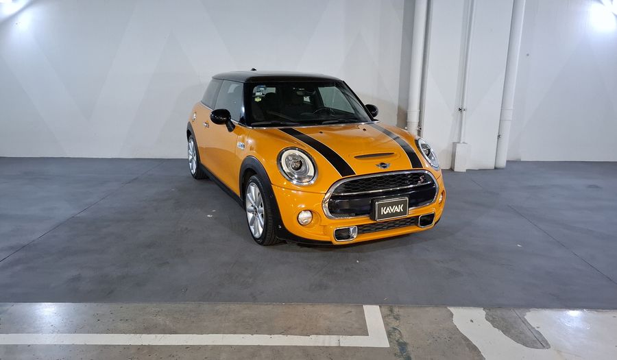 Mini Cooper S 2.0 COOPER HOT CHILI AT Hatchback 2016