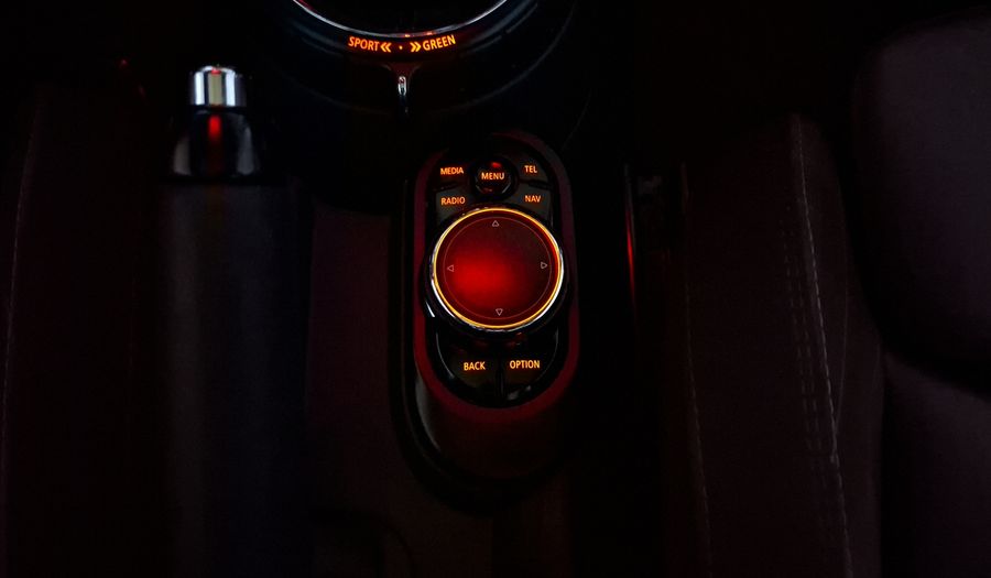 Mini Cooper S 2.0 COOPER HOT CHILI AT Hatchback 2016