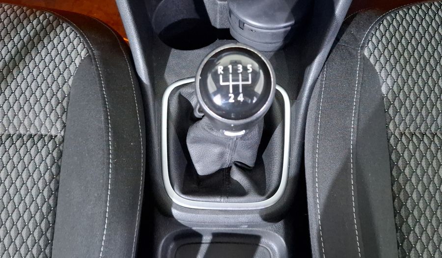 Volkswagen Vento 1.6 HIGHLINE STD. Sedan 2017