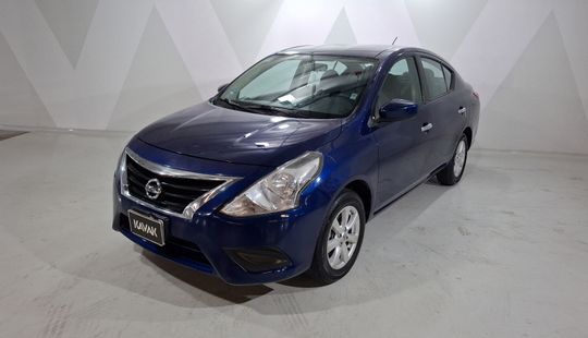Nissan • Versa
