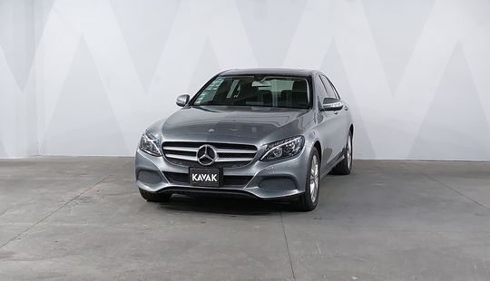Mercedes Benz • Clase C