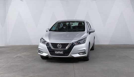 Nissan • Versa