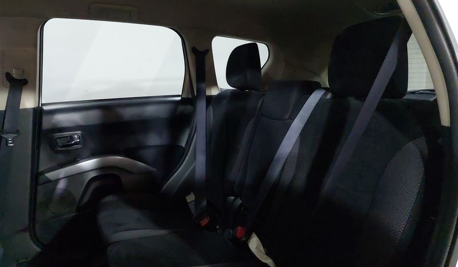 Mitsubishi Outlander 2.4 LS AT Suv 2013