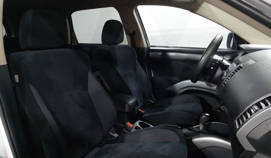 Mitsubishi Outlander 2.4 LS AT Suv 2013