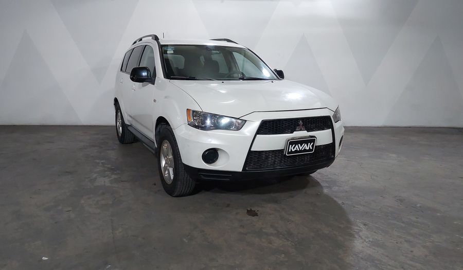 Mitsubishi Outlander 2.4 LS AT Suv 2013