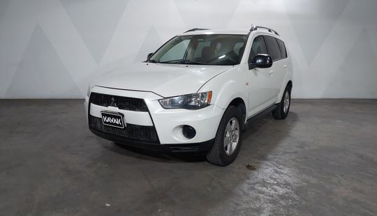 Mitsubishi • Outlander