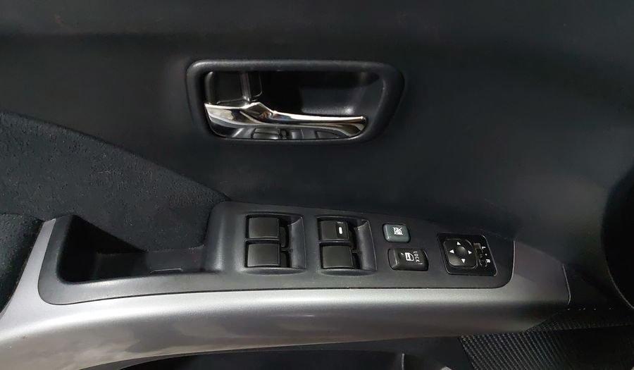 Mitsubishi Outlander 2.4 LS AT Suv 2013