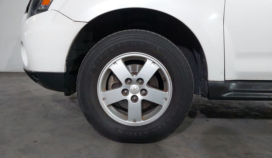 Mitsubishi Outlander 2.4 LS AT Suv 2013