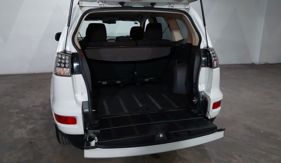 Mitsubishi Outlander 2.4 LS AT Suv 2013