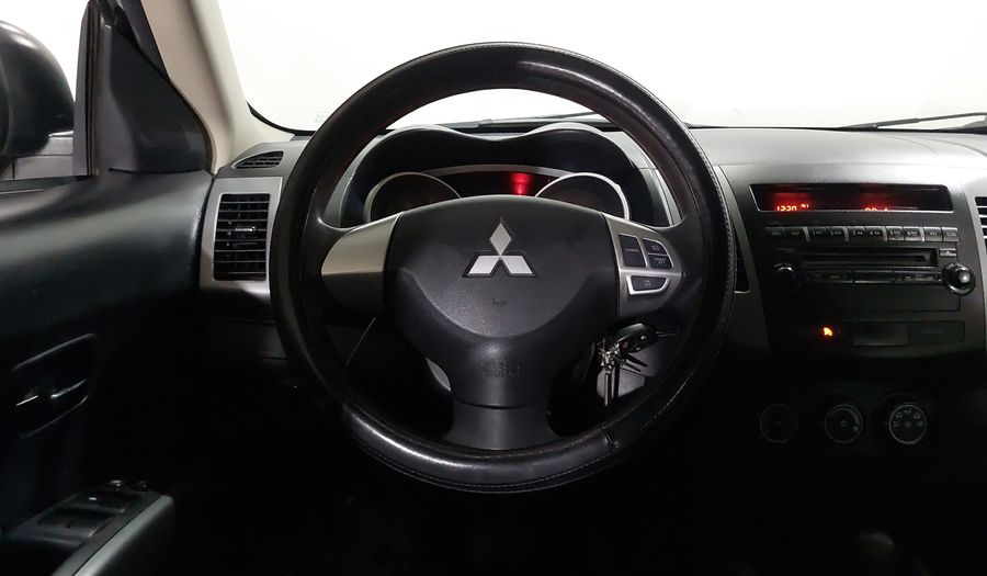 Mitsubishi Outlander 2.4 LS AT Suv 2013