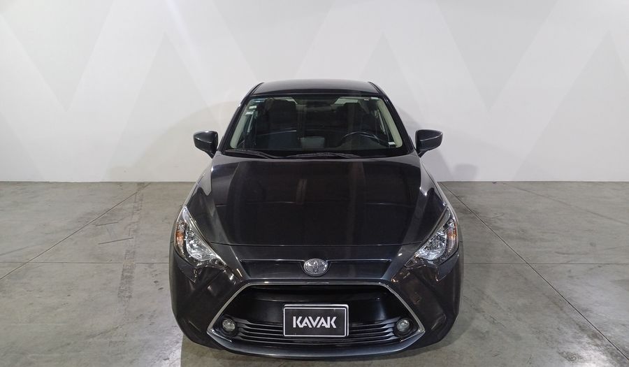Toyota Yaris 1.5 R XLE AT Sedan 2016