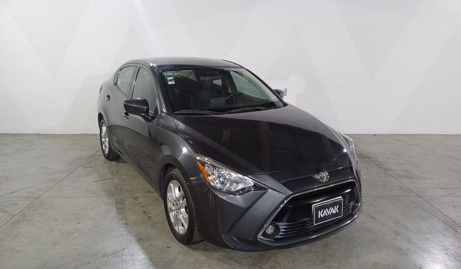 Toyota Yaris 1.5 R XLE AT Sedan 2016