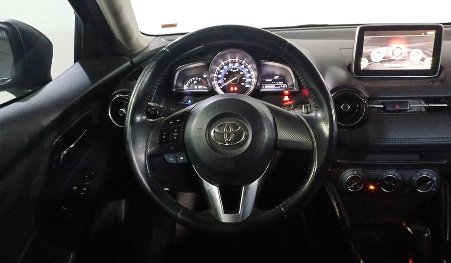 Toyota Yaris 1.5 R XLE AT Sedan 2016