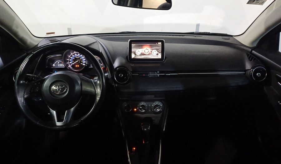 Toyota Yaris 1.5 R XLE AT Sedan 2016