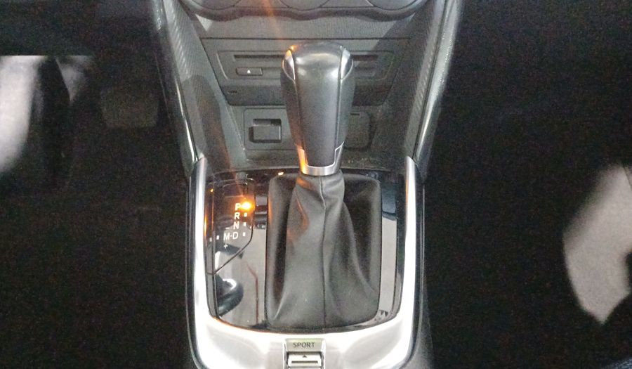 Toyota Yaris 1.5 R XLE AT Sedan 2016