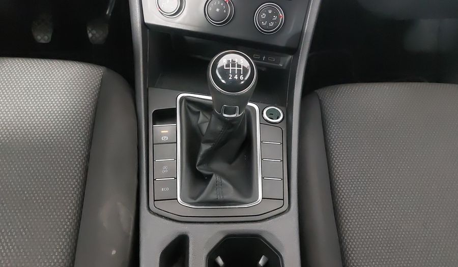 Volkswagen Jetta 1.4 TRENDLINE Sedan 2021