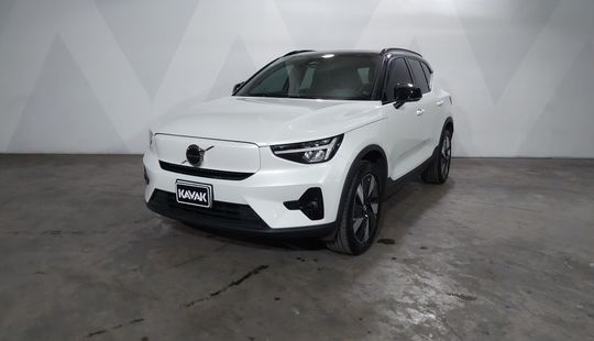 Volvo • XC40
