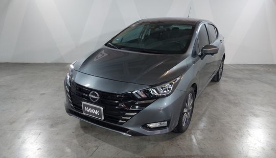 Nissan • Versa