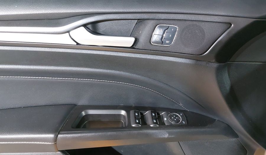 Ford Fusion 2.0 GTDI TITANIUM PLUS AT Sedan 2017