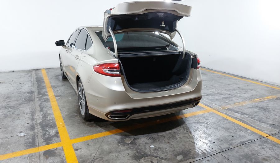 Ford Fusion 2.0 GTDI TITANIUM PLUS AT Sedan 2017