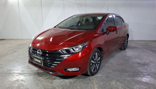 Nissan • Versa