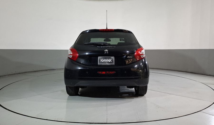 Peugeot 208 1.6 FELINE AT Hatchback 2015