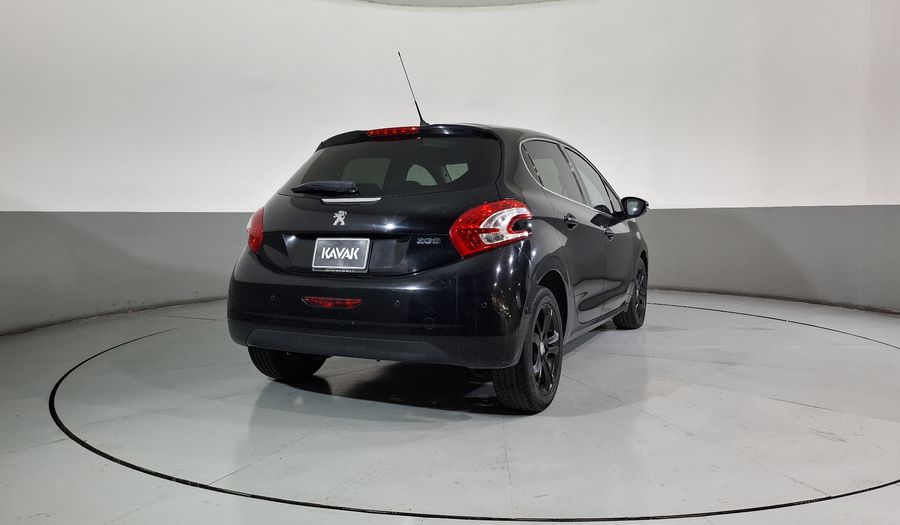 Peugeot 208 1.6 FELINE AT Hatchback 2015