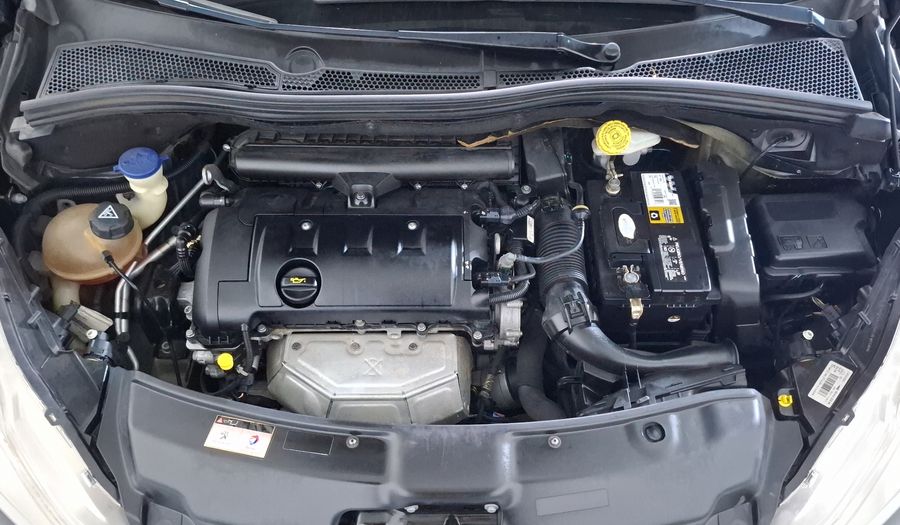 Peugeot 208 1.6 FELINE AT Hatchback 2015