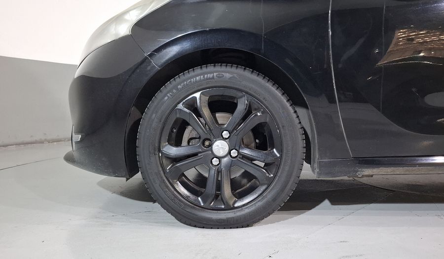 Peugeot 208 1.6 FELINE AT Hatchback 2015