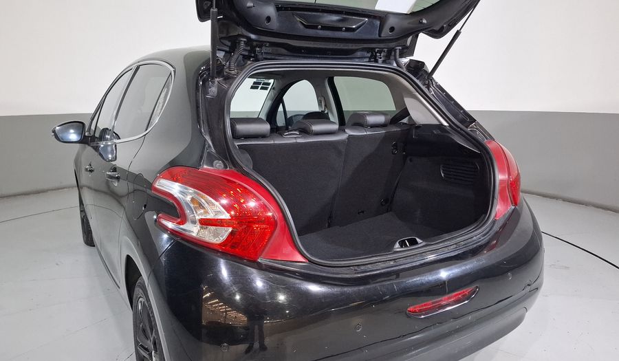 Peugeot 208 1.6 FELINE AT Hatchback 2015