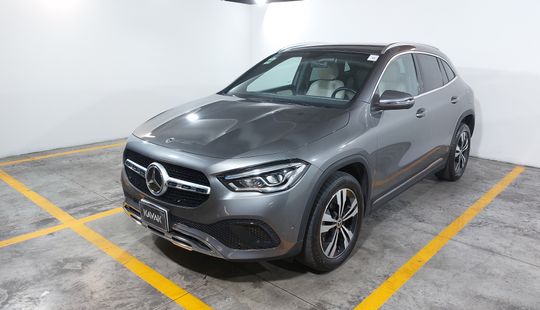 Mercedes Benz • Clase GLA