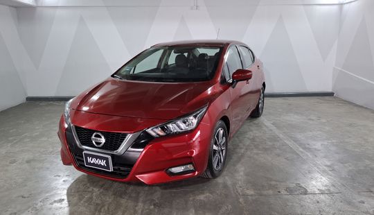 Nissan • Versa