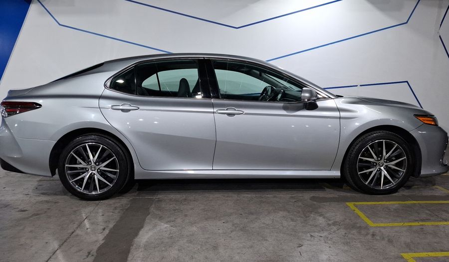 Toyota Camry 2.5 HEV XLE AUTO Sedan 2022