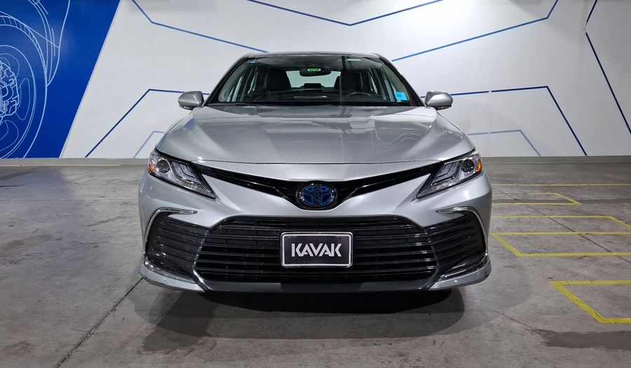 Toyota Camry 2.5 HEV XLE AUTO Sedan 2022