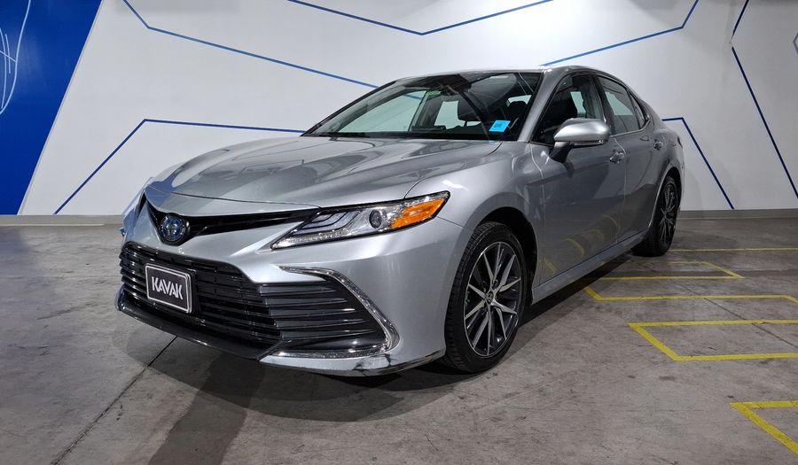 Toyota Camry 2.5 HEV XLE AUTO Sedan 2022