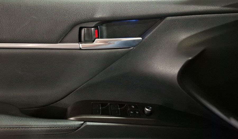 Toyota Camry 2.5 HEV XLE AUTO Sedan 2022