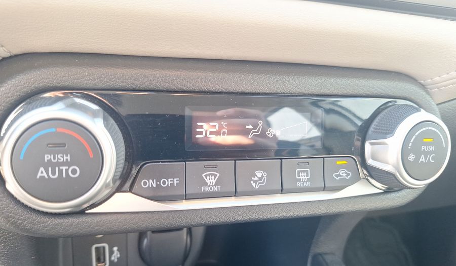 Nissan Versa 1.6 EXCLUSIVE CVT Sedan 2020