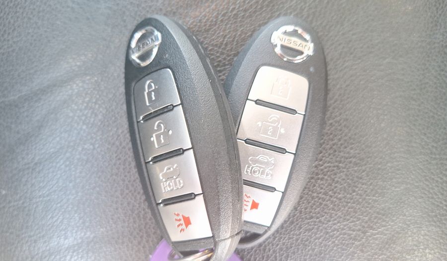 Nissan Versa 1.6 EXCLUSIVE CVT Sedan 2020